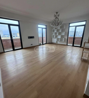 ქირავდება 5 ოთახიანი ბინა საბურთალოზე